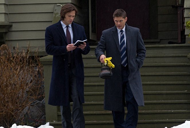 Supernatural - Out with the Old - Photos - Jared Padalecki, Jensen Ackles