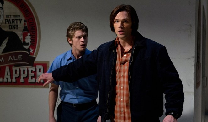 Supernatural - Season 7 - Party On, Garth - Photos - Jared Padalecki