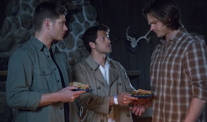 Supernatural - Season 7 - Survival of the Fittest - Photos - Jensen Ackles, Misha Collins, Jared Padalecki