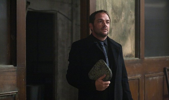 Supernatural - Season 8 - What's Up, Tiger Mommy? - Photos - Mark Sheppard
