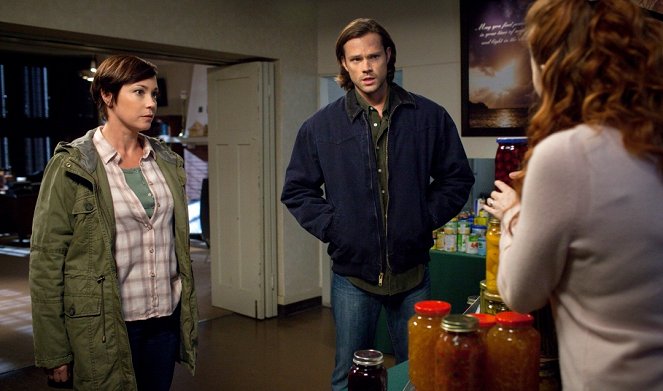 Supernatural - Rock and a Hard Place - Van film - Kim Rhodes, Jared Padalecki