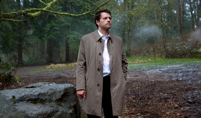 Supernatural - Season 9 - King of the Damned - Photos - Misha Collins