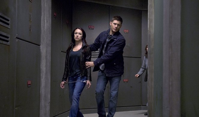 Supernatural - Season 9 - Stairway to Heaven - Photos - Lindsey McKeon, Jensen Ackles