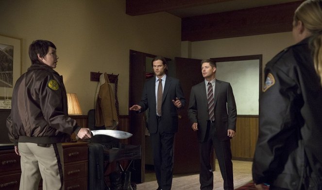 Supernatural - Hibbing 911 - Photos - Jared Padalecki, Jensen Ackles