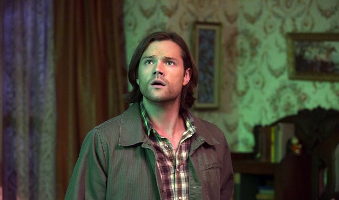 Hrozba z temnoty - There's No Place Like Home - Z filmu - Jared Padalecki