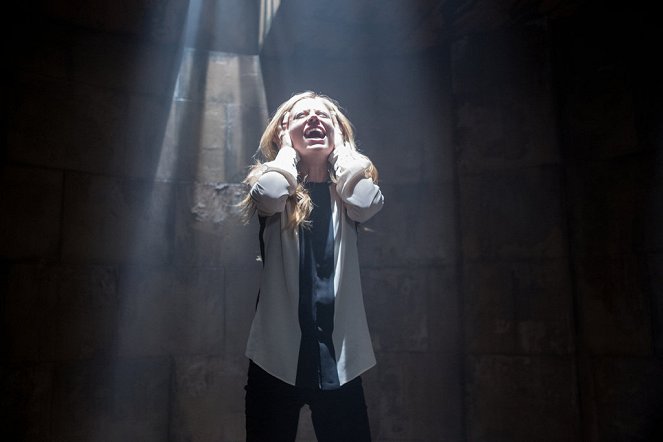 Grimm - The Last Fight - Photos - Claire Coffee