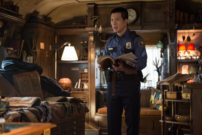 Grimm - Trial by Fire - Photos - Reggie Lee