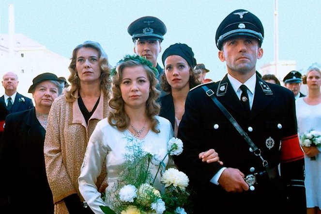 Sturmzeit - De la película - Barbara Rudnik, Sabrina Rattey, Martin Armknecht, Muriel Baumeister, Karl Markovics