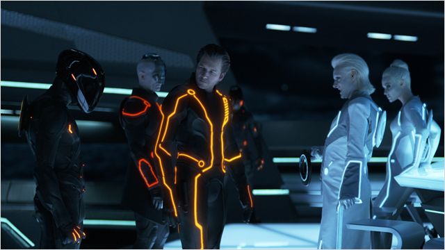 Tron: Dziedzictwo - Z filmu - Jeff Bridges, Michael Sheen, Garrett Hedlund