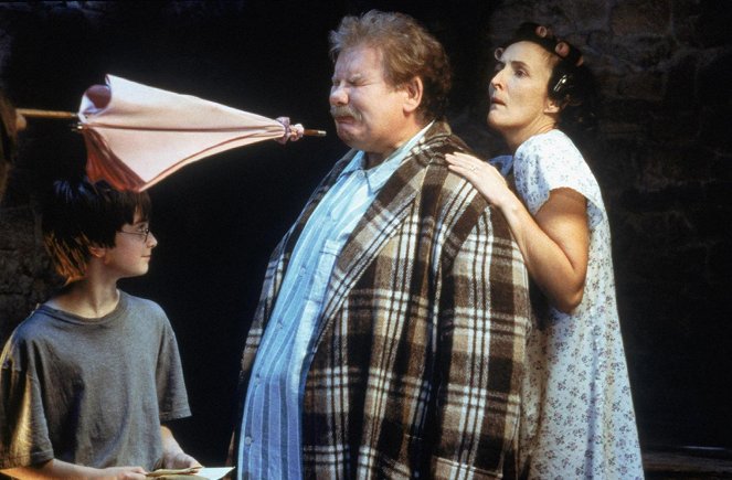 Harry Potter and the Philosopher's Stone - Photos - Daniel Radcliffe, Richard Griffiths, Fiona Shaw