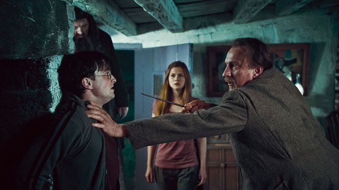 Harry Potter a Dary smrti - 1. - Z filmu - Daniel Radcliffe, Bonnie Wright, David Thewlis