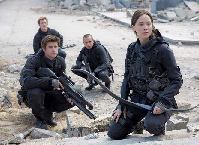 The Hunger Games - Mockingjay: Part 2 - Filmfotos - Liam Hemsworth, Sam Claflin, Evan Ross, Jennifer Lawrence