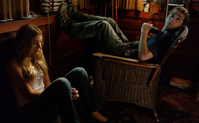 Disturbia - Photos - Sarah Roemer, Shia LaBeouf