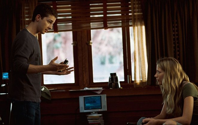 Disturbia - De la película - Shia LaBeouf, Sarah Roemer