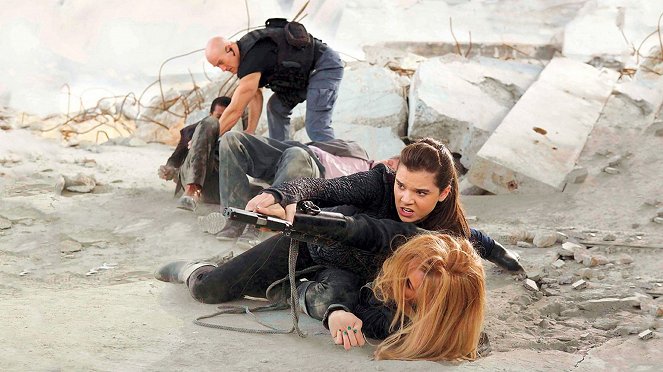 Barely Lethal - Photos - Hailee Steinfeld, Jessica Alba