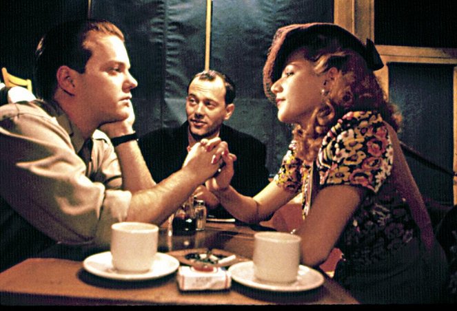 Chicago Joe a holka ze šantánu - Z filmu - Kiefer Sutherland, Emily Lloyd