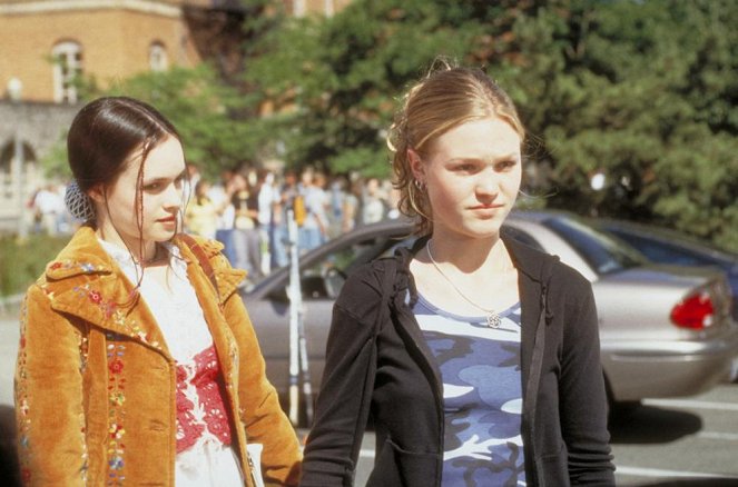 10 Things I Hate About You - Photos - Susan May Pratt, Julia Stiles