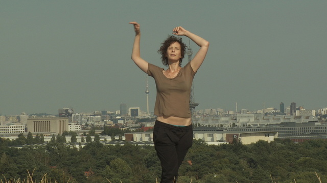 Una mujer flexible - De la película - Mira Partecke