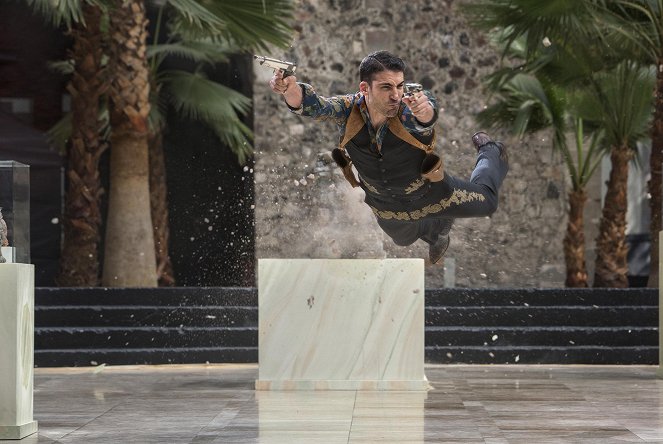 Sense8 - Season 1 - Photos - Miguel Ángel Silvestre