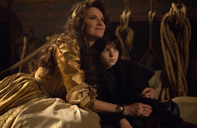 Salem - Wages of Sin - Van film - Lucy Lawless, Oliver Bell
