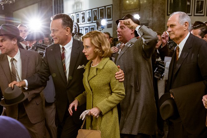 Most špiónov - Z filmu - Tom Hanks, Amy Ryan, Alan Alda