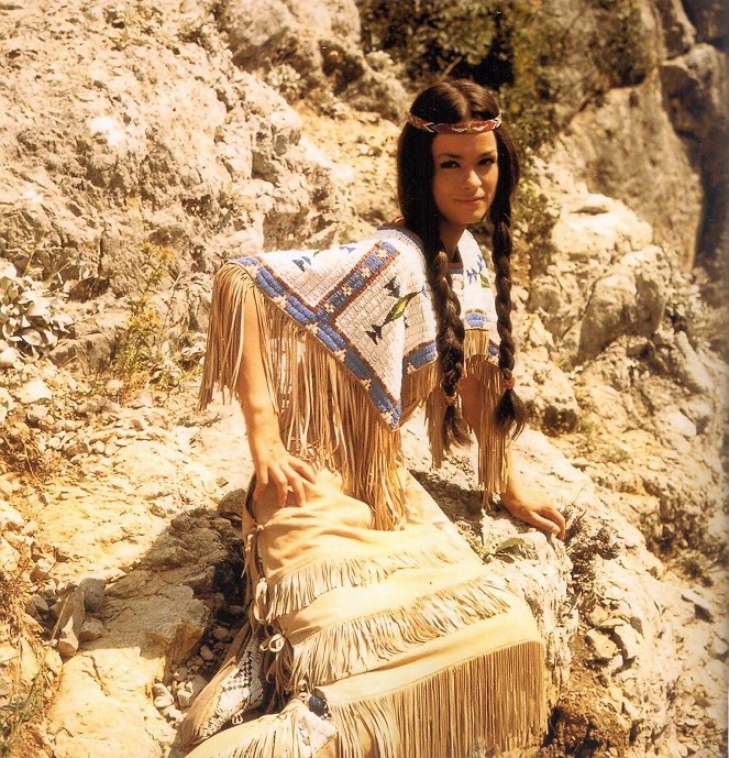 Furia apache - Promoción - Marie Versini