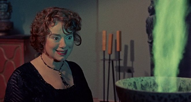 Me enamoré de una bruja - De la película - Elsa Lanchester
