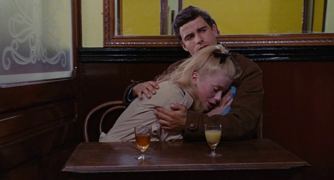 The Umbrellas of Cherbourg - Photos - Catherine Deneuve, Nino Castelnuovo