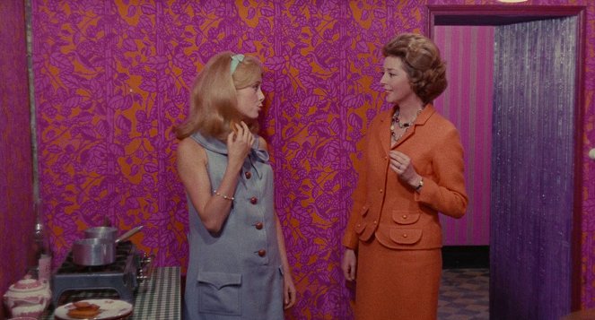 The Umbrellas of Cherbourg - Photos - Catherine Deneuve, Anne Vernon