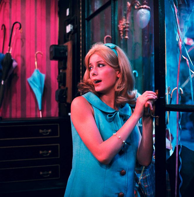 Les Parapluies de Cherbourg - Van film - Catherine Deneuve