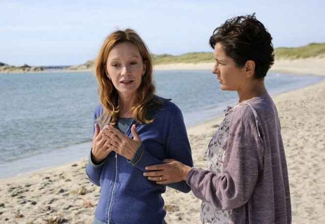 Láska pri fjorde - Žena na pláži - Z filmu - Katja Flint, Marie-Lou Sellem