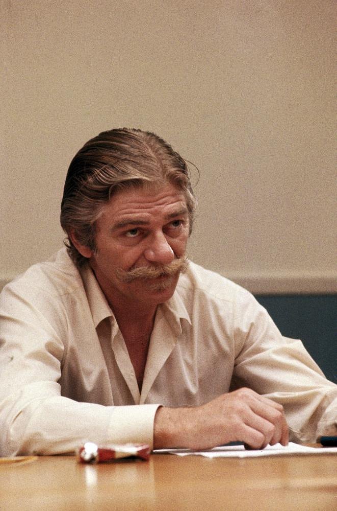 Corrientes de amor - De la película - Seymour Cassel