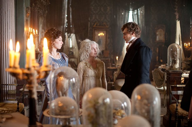 Great Expectations - Photos - Vanessa Kirby, Gillian Anderson, Douglas Booth