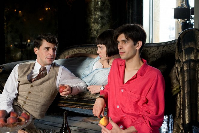 Návrat na Brideshead - Z filmu - Matthew Goode, Hayley Atwell, Ben Whishaw