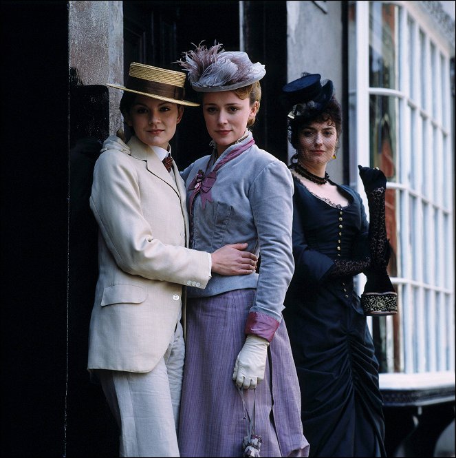 Tipping the Velvet - Promo - Rachael Stirling, Keeley Hawes, Anna Chancellor