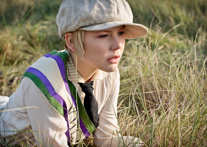 Parade's End - Film - Adelaide Clemens