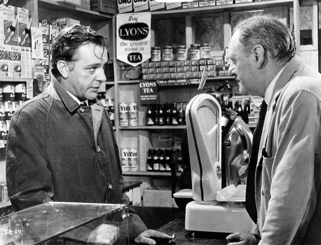 The Spy Who Came In from the Cold - Photos - Richard Burton, Bernard Lee