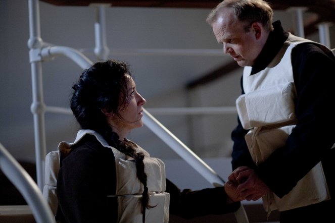 Titanic - Do filme - Maria Doyle Kennedy, Toby Jones