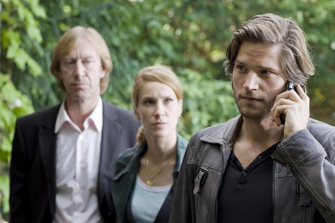 Countdown - Die Jagd beginnt - Blutsbande - De la película - Oliver Stritzel, Chiara Schoras, Sebastian Ströbel