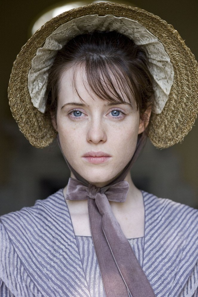 Pikku Dorrit - Promokuvat - Claire Foy