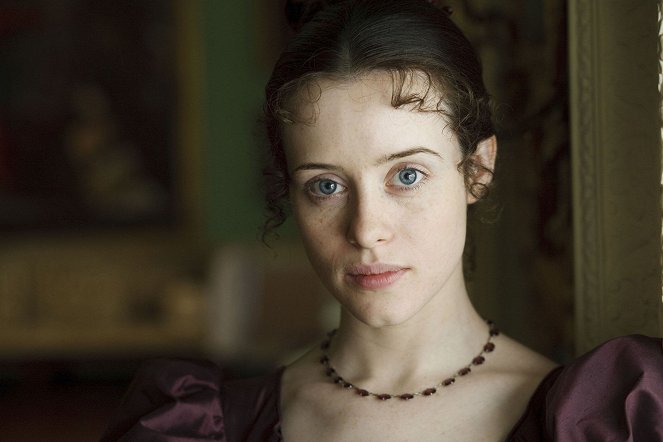 Pikku Dorrit - Promokuvat - Claire Foy