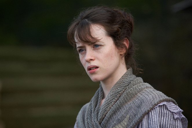 Pikku Dorrit - Promokuvat - Claire Foy