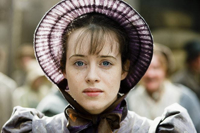 Pikku Dorrit - Promokuvat - Claire Foy