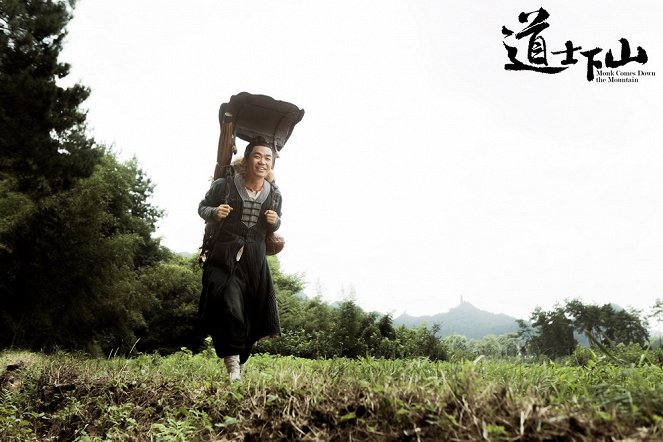 Monk Comes Down the Mountain - Fotocromos - Baoqiang Wang