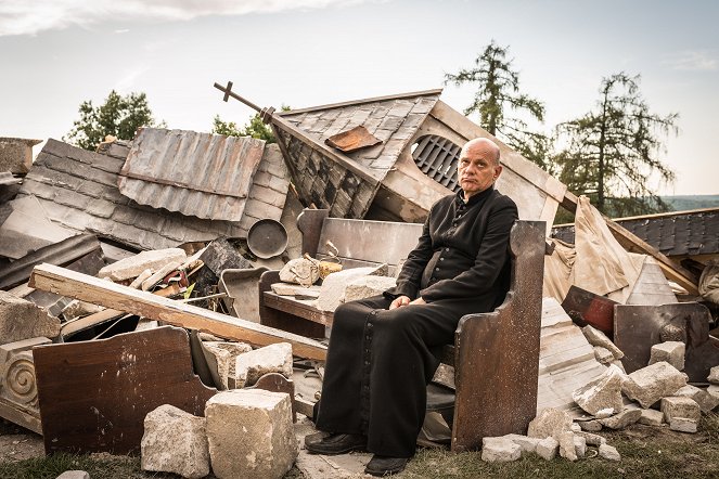 Täterätää! Die Kirche bleibt im Dorf 2 - Filmfotók - Ulrich Gebauer