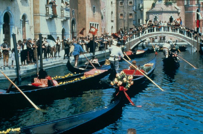 Venetsian kurtisaani - Kuvat elokuvasta