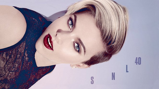 Saturday Night Live - Werbefoto - Scarlett Johansson