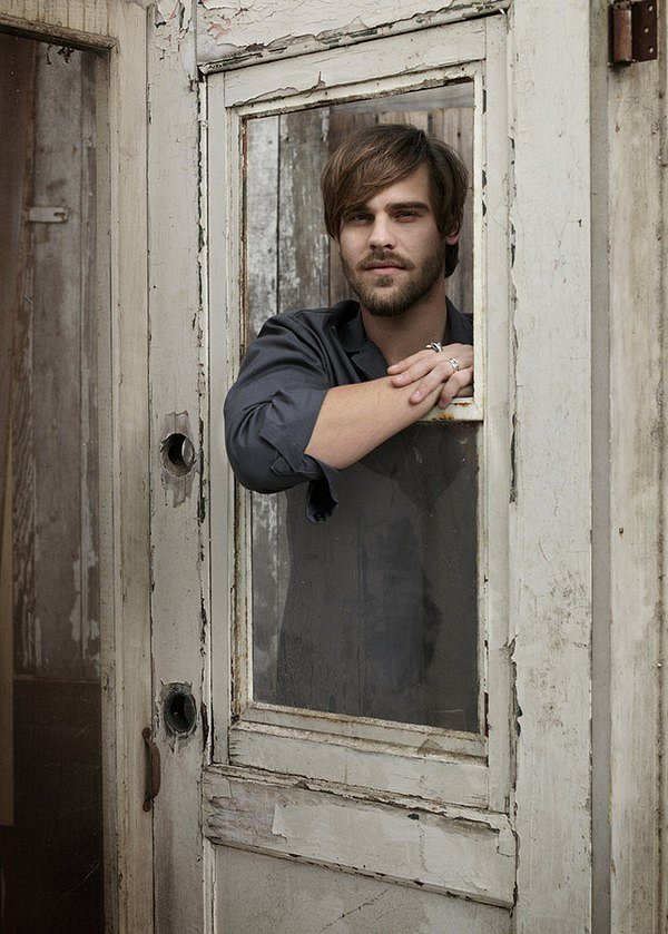 Aquarius - Promo - Grey Damon