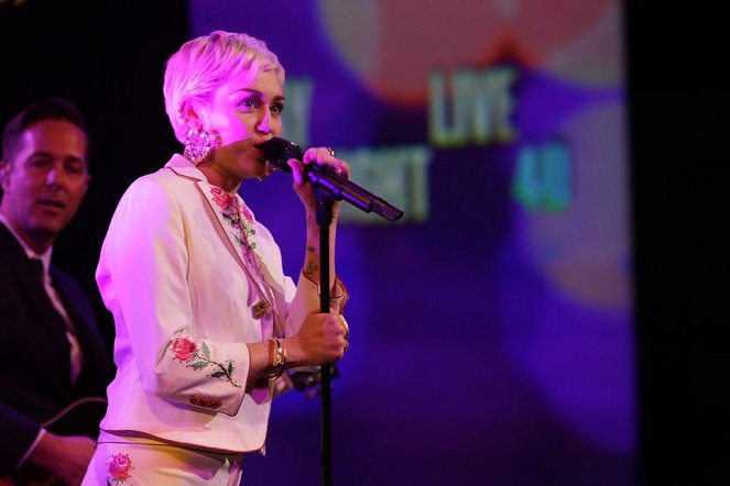 SNL: 40th Anniversary Special - Filmfotók - Miley Cyrus