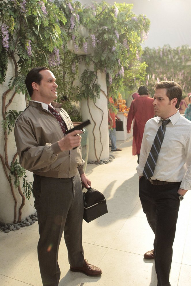 Outsourced - Home for the Diwalidays - Filmfotók - Diedrich Bader, Ben Rappaport